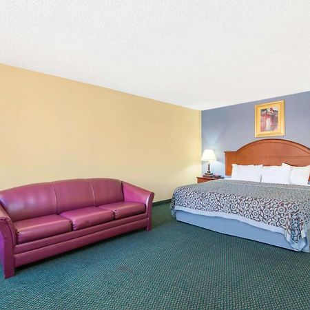 Blue Way Inn & Suites Wichita East Εξωτερικό φωτογραφία