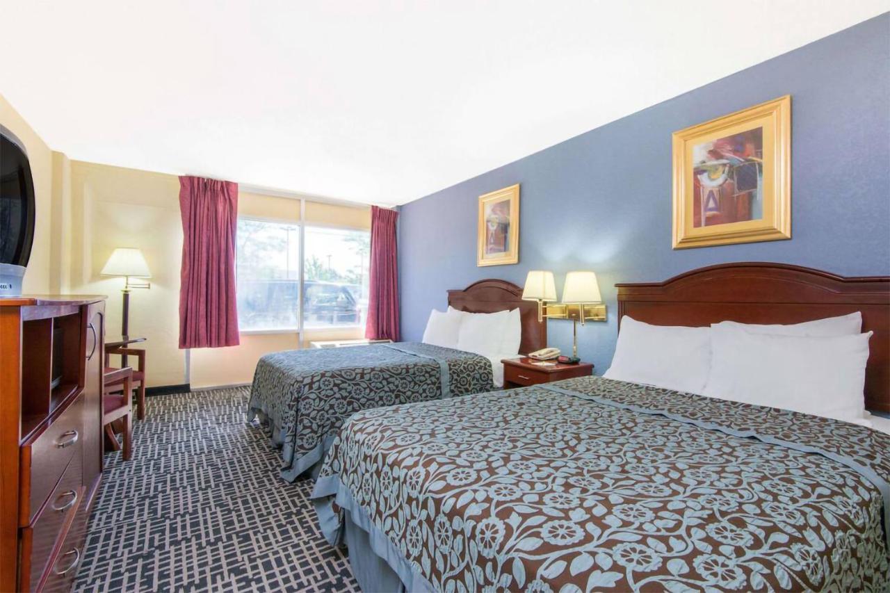 Blue Way Inn & Suites Wichita East Εξωτερικό φωτογραφία