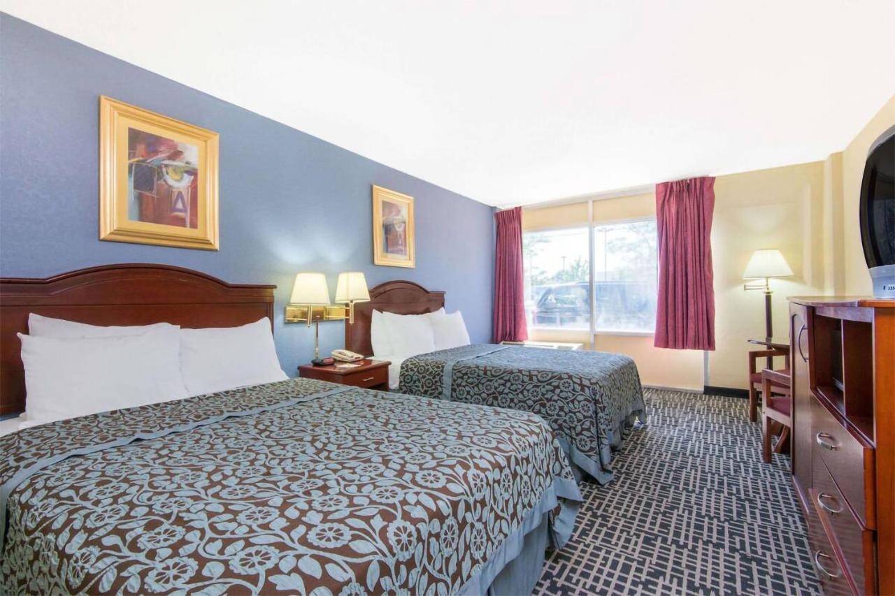 Blue Way Inn & Suites Wichita East Εξωτερικό φωτογραφία