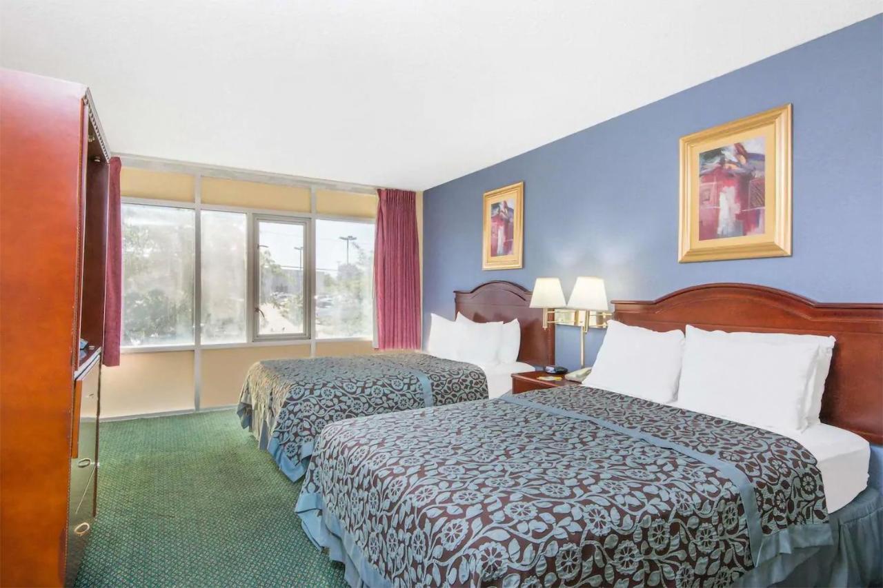 Blue Way Inn & Suites Wichita East Εξωτερικό φωτογραφία