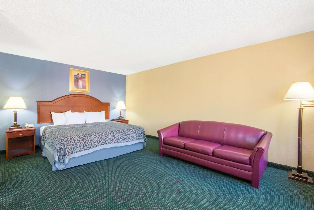 Blue Way Inn & Suites Wichita East Εξωτερικό φωτογραφία